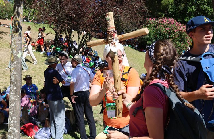 ¡Cuánta belleza! El significado de la cruz que esta peregrina llevó a la JMJ Lisboa 2023