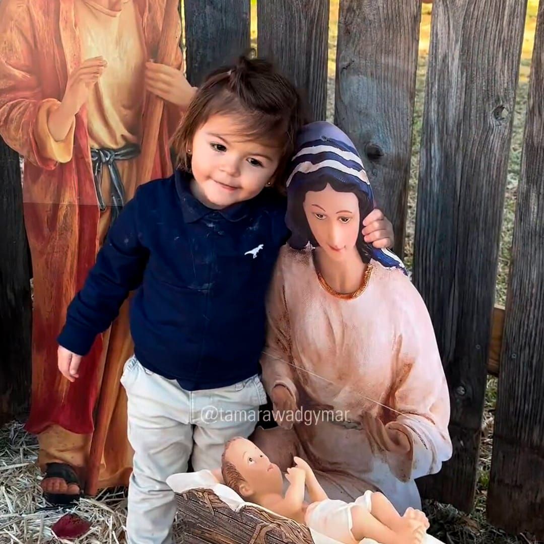 Niña no esconde su amor por María al ver el nacimiento y su reacción se vuelve viral