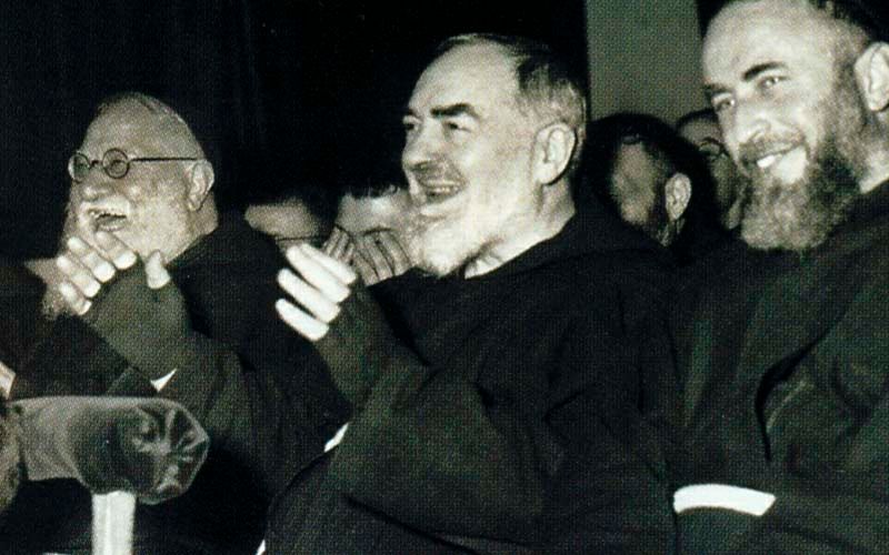 El inteligente método de San Pío de Pietrelcina para ayudar a los sacerdotes