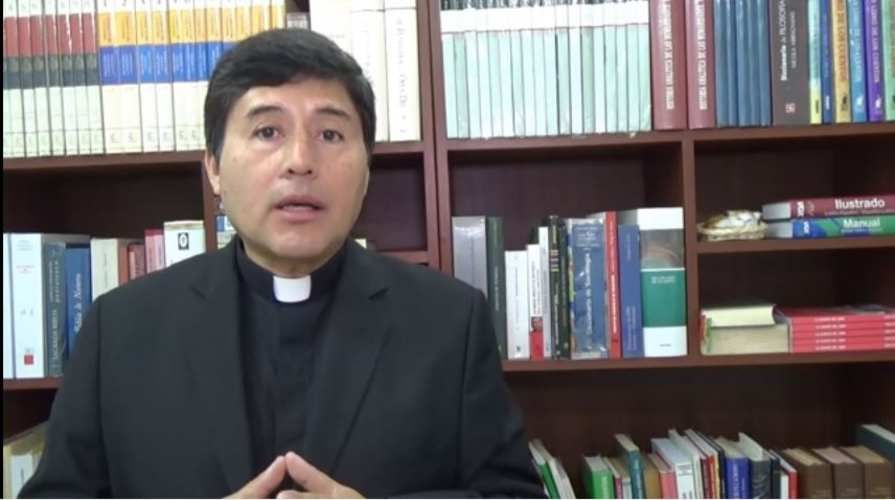 Este sacerdote te explica 4 cosas que todo cristiano debería saber