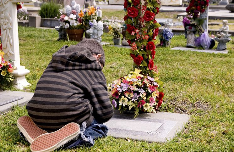 ¿De dónde y por qué los católicos rezamos por nuestros difuntos?