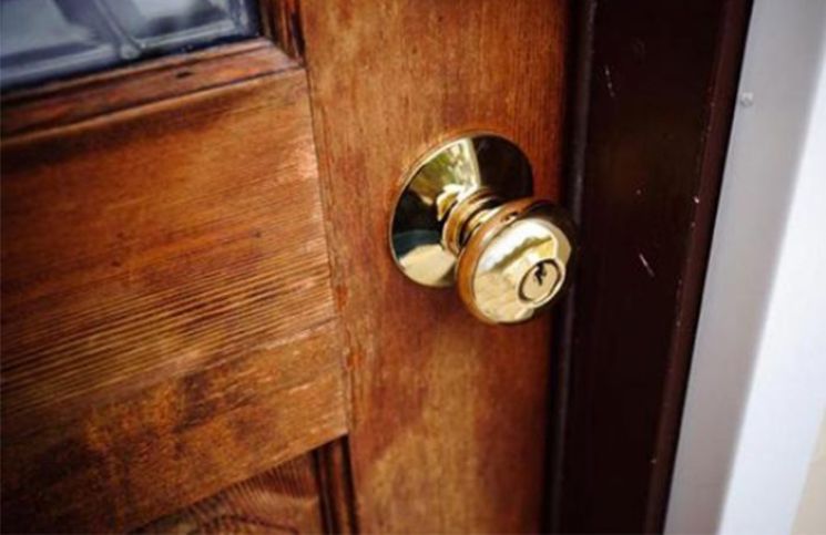 Oración de invocación a los santos para la protección de tu hogar