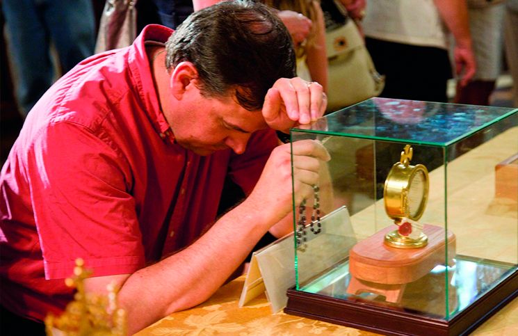 Adoramos a Dios, veneramos a los santos… pero, ¿por qué veneramos reliquias?