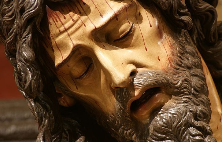 Estas son 4 oraciones de desagravio y reparación para Halloween