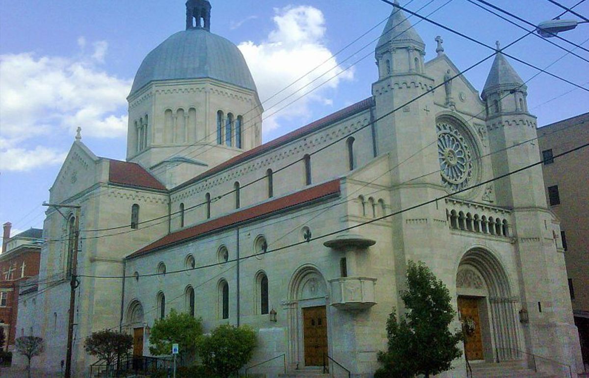 Obispo vendió la casa de su predecesor para ayudar a las víctimas de abuso sexual
