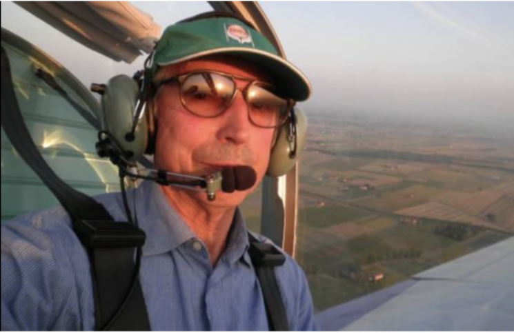 Sacerdote piloto bendice las áreas afectadas por el coronavirus... ¡Desde el aire!