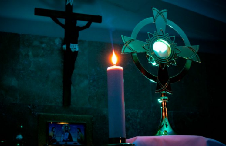 La extraordinaria conversión de un satanista tras presenciar la Santa Misa