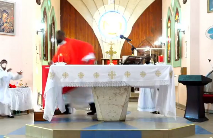 [Video] Terremoto en Haití: Así se vivió el sismo en la transmisión de una Misa