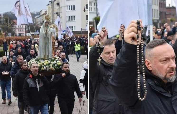 ¡Los "Caballeros de María"! Miles de hombres salen a las calles a rezar el Rosario
