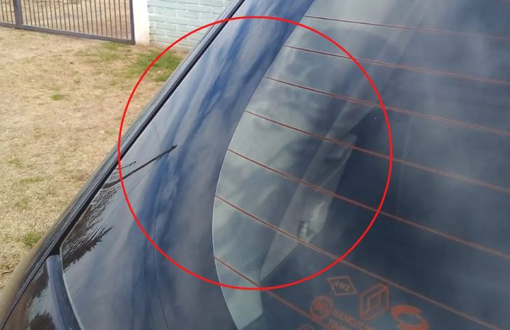 Comunidad conmocionada por imagen de Cristo que apareció en el vidrio de un auto