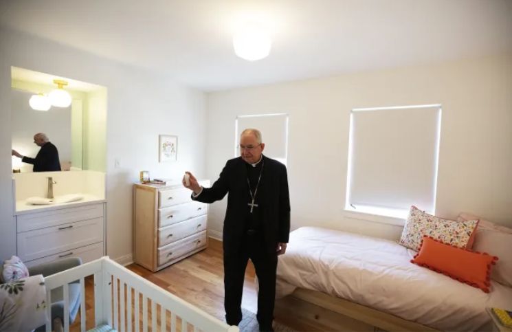 El convento que se convirtió en una casa para madres vulnerables y sus bebés