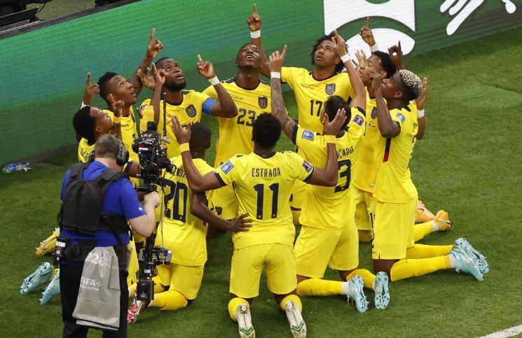 [Video] Así fue el primer gol del Mundial dedicado a Dios