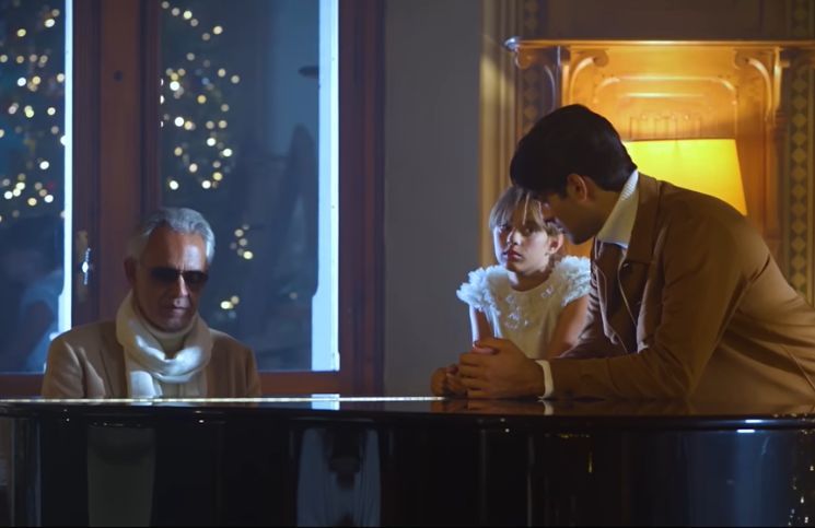 Navidad: Familia Bocelli canta unida en un disco navideño