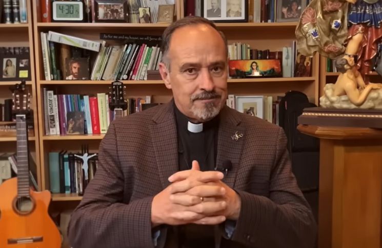 Exorcista alerta sobre juego de mesa a la venta que podría ponerte en peligro