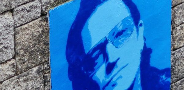 Today’s specials: Bono corrects Chicago reporter. Summertime fiction. And the man playing Orbison.