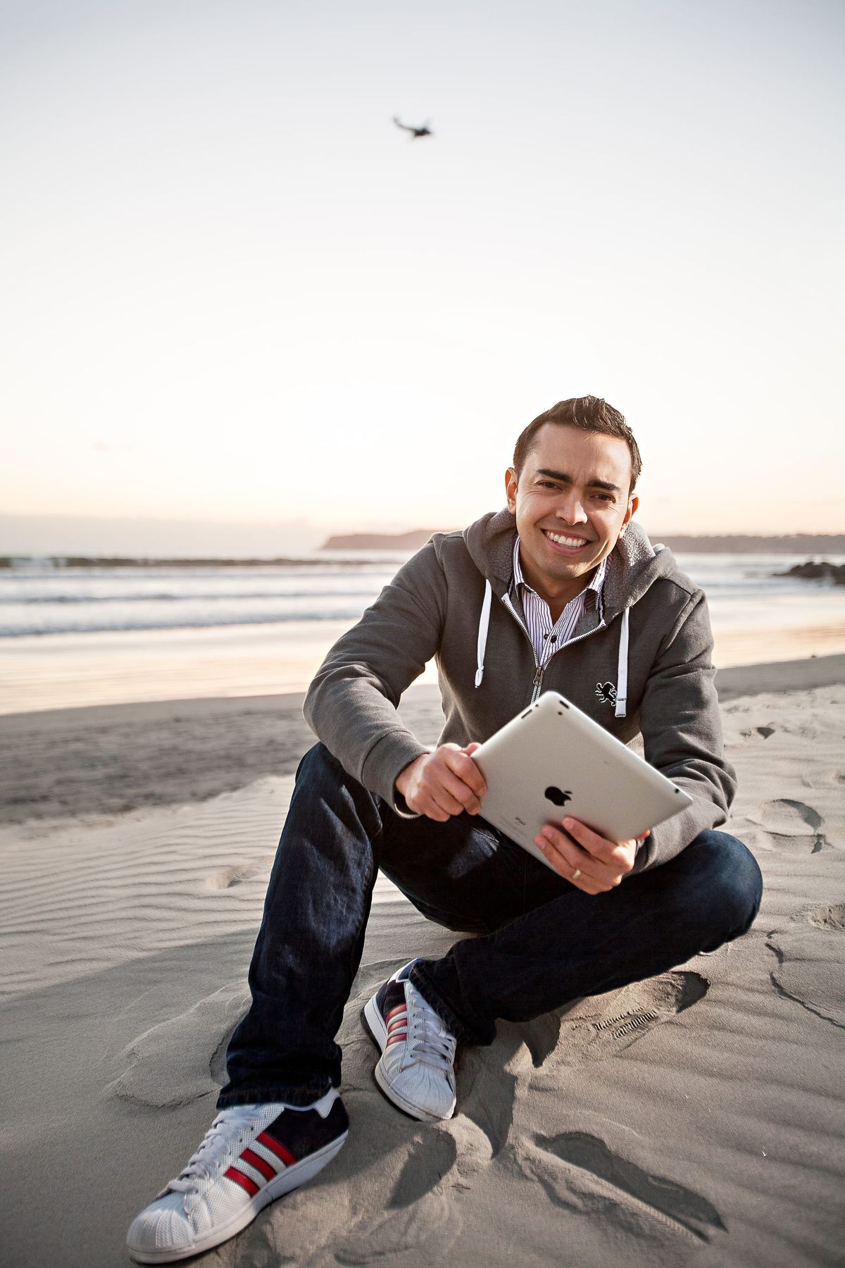 Pat Flynn Makes 6-Figures Per Month Blogging, Here’s How He Did It