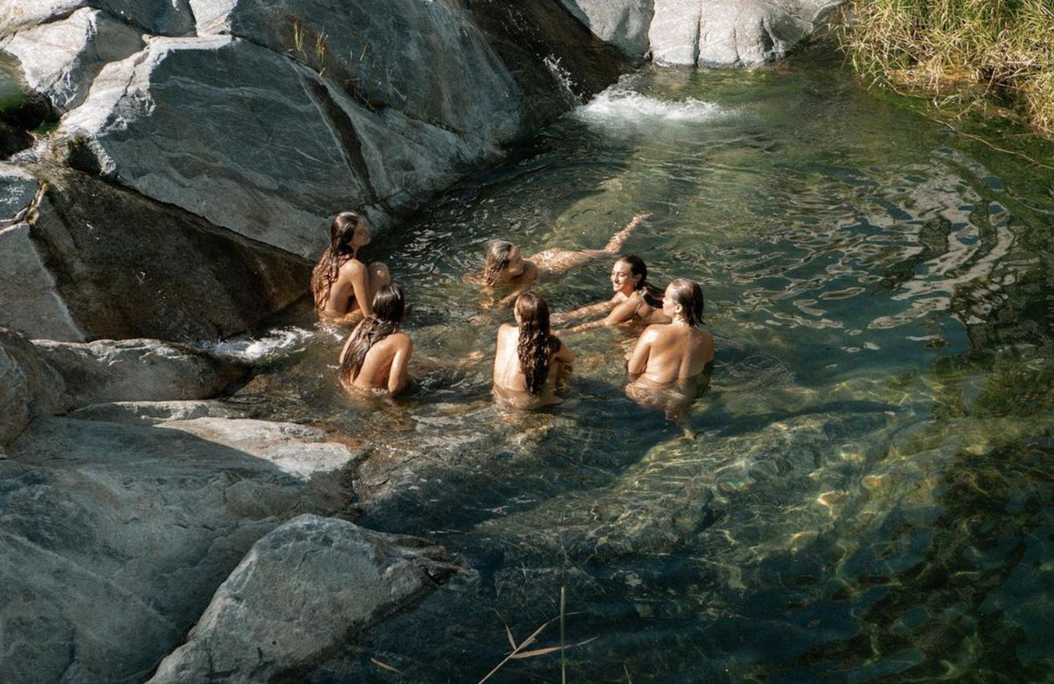 Sasha :: midnight womnxhood, relationship escapism and broken mirrors.