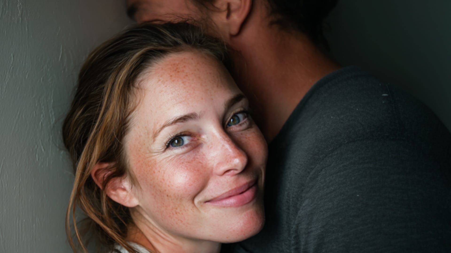 BF-PROMO-redstripecouple2