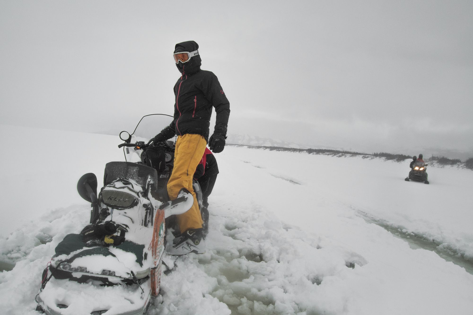 Slush sur le lac en skidoo