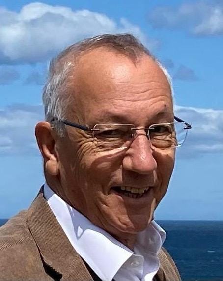 Richard J Howarth