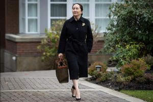 美国司法部与孟晚舟进行辩诉交易，到底意欲何为？