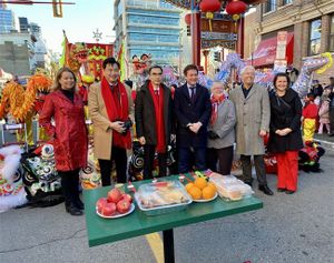BC部分省议员参加维多利亚华埠大游行迎接兔年