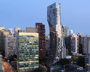 温哥华大型地产项目频频暴雷