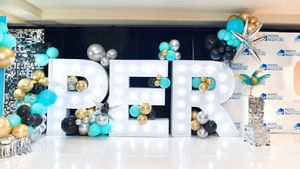 温哥华荣盛地产公司盛大举办第六届年度颁奖庆典暨慈善晚宴