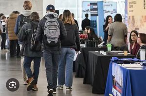 完了|加拿大经济正式进入衰退期，年轻人就业暴雷，保守党支招能否翻盘！