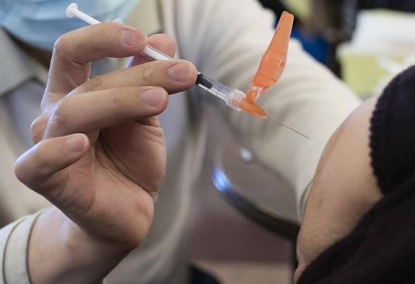 温哥华这家诊所偷偷开打第三针，这些人凭什么插队？