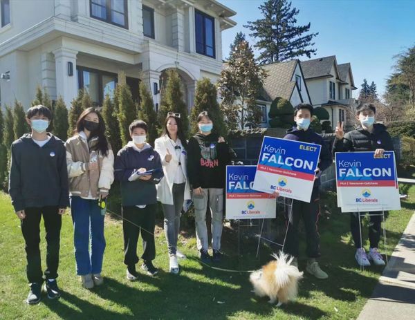 温哥华豪宅区将举行选举，大陆华人的一票该如何抉择？