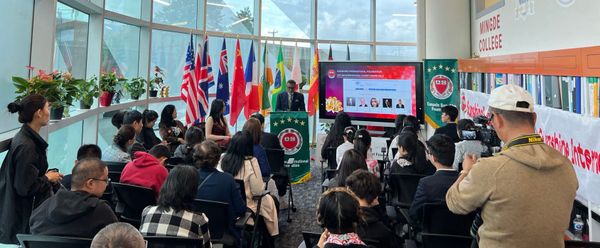 加拿大阳光基金会第六届阳光国际慈善颁奖典礼 表彰杰出青少年为社区义工服务