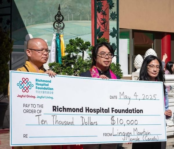 加拿大靈巖山寺向列治文醫院基金會捐出 1 萬元守護社區母嬰健康