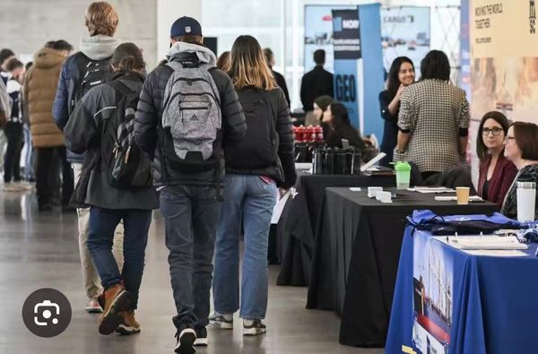 完了|加拿大经济正式进入衰退期，年轻人就业暴雷，保守党支招能否翻盘！