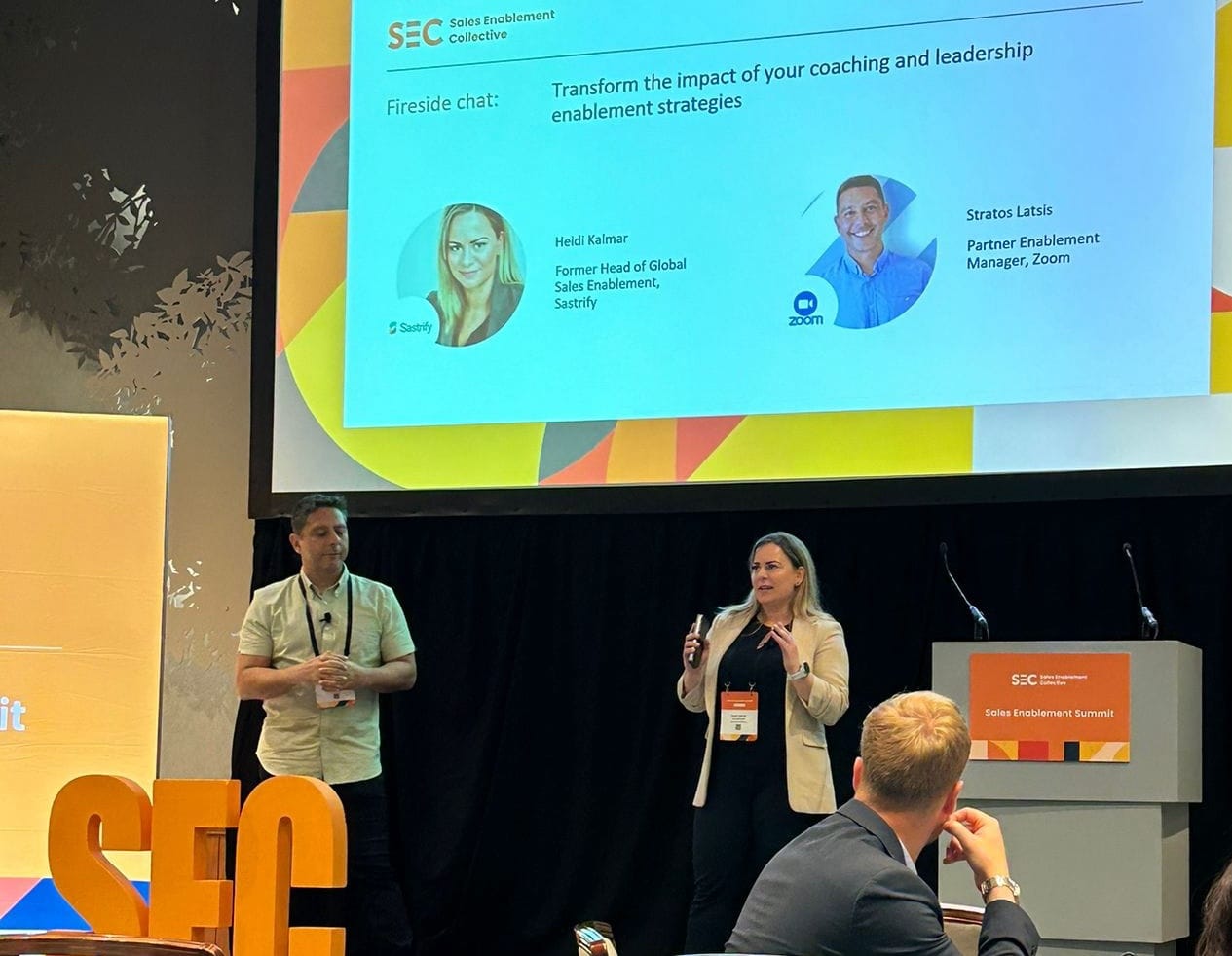 Image of Heidi on stage at the Sales Enablement Summit Amsterdam
