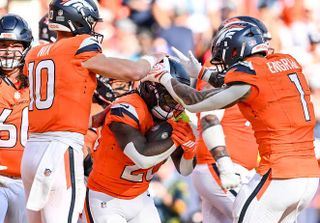 Broncos revin de la 13-3 și trec de Jaguars, 20-13