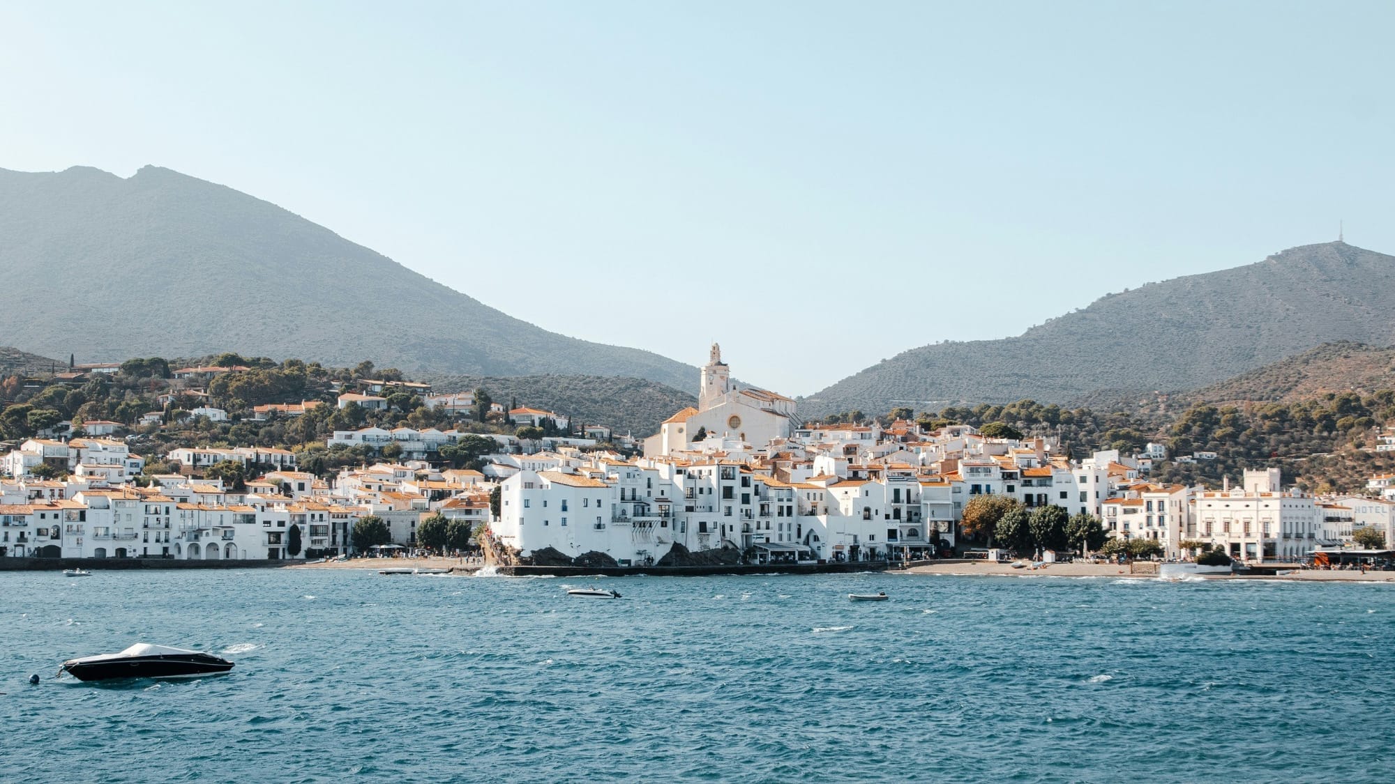 white-buildings-on-the-coast