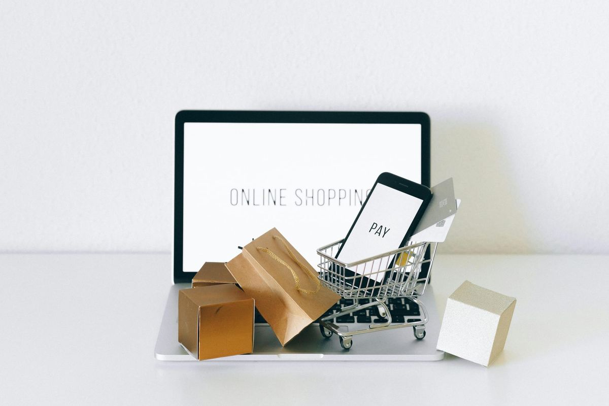 Ecommerce vs Digital Marketing: Key Differences for Success