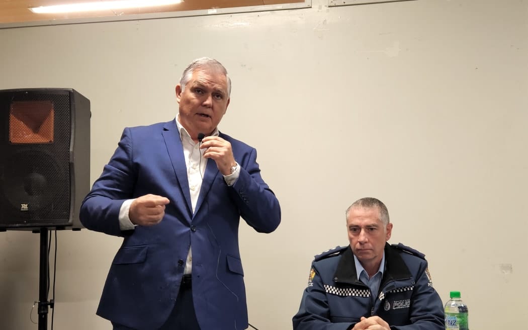 Mt Roskill anti-crime meeting