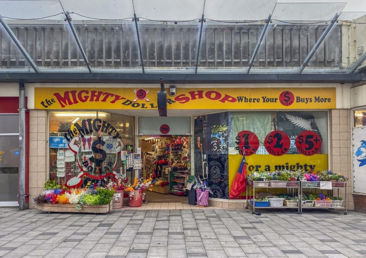 南岛华人小店主被打残，家人无奈关店