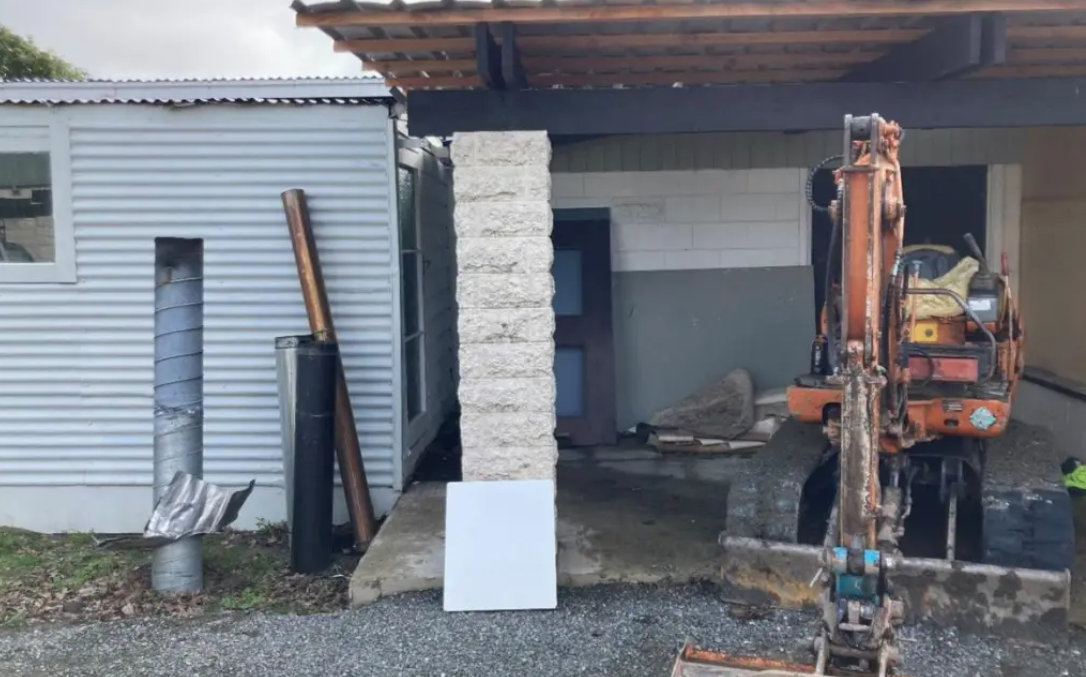 40套房的新西兰房东，把漏水危房租给移民工人，被罚了