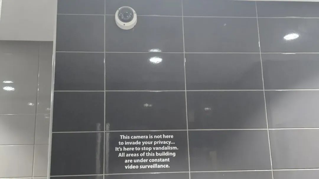 新西兰麦当劳在厕所装监控