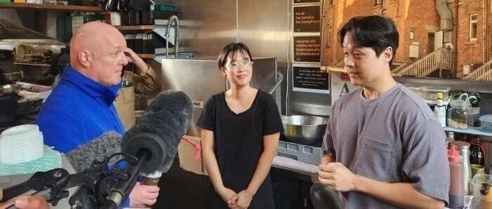 亚裔店主向新西兰总理Luxon表达希望更多人来到新西兰
