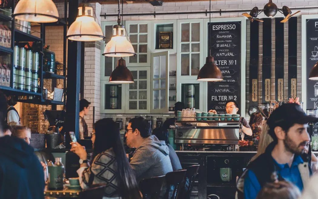 澳新军团日公共假期部分店铺上午停业，有些店铺或收附加费