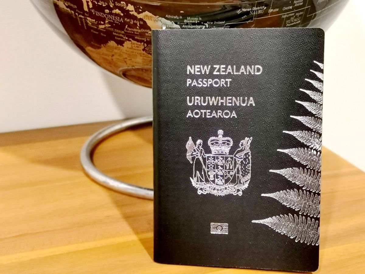 new-zealand-passport-globe