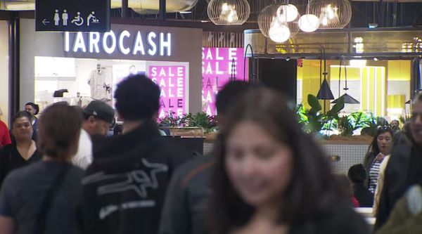 奥克兰最新奥特莱斯逆势开业