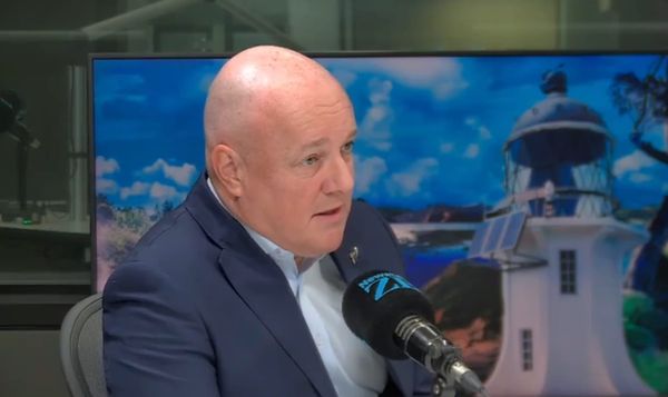 新西兰总理回应是否给中国人免签