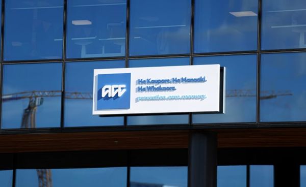 新西兰1.2万人拿钱在家超过1年，“应回去上班”