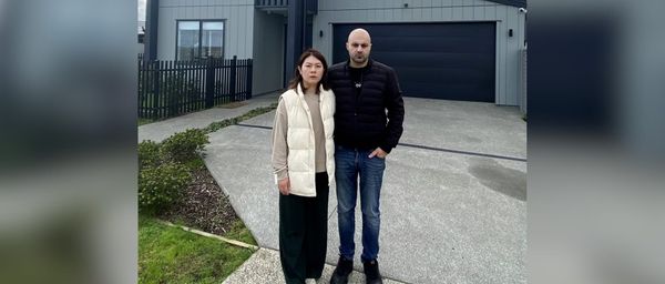 奥克兰夫妇买新房后崩溃：晚上睡不着觉