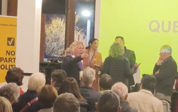 华人市议员活动遭人砸场